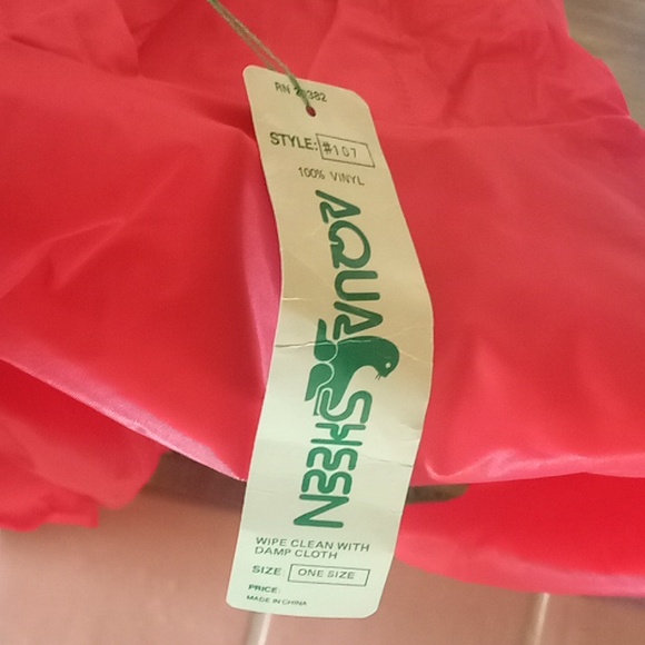 INDIANA AQUA SHEEN RED OS 100 % VINYL RAIN PONCHO / UNISEX - Picture 6 of 6
